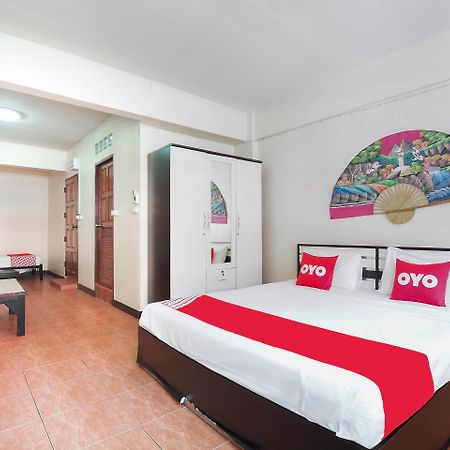 Oyo 963 Sunshine Guesthouse Паттая Екстер'єр фото
