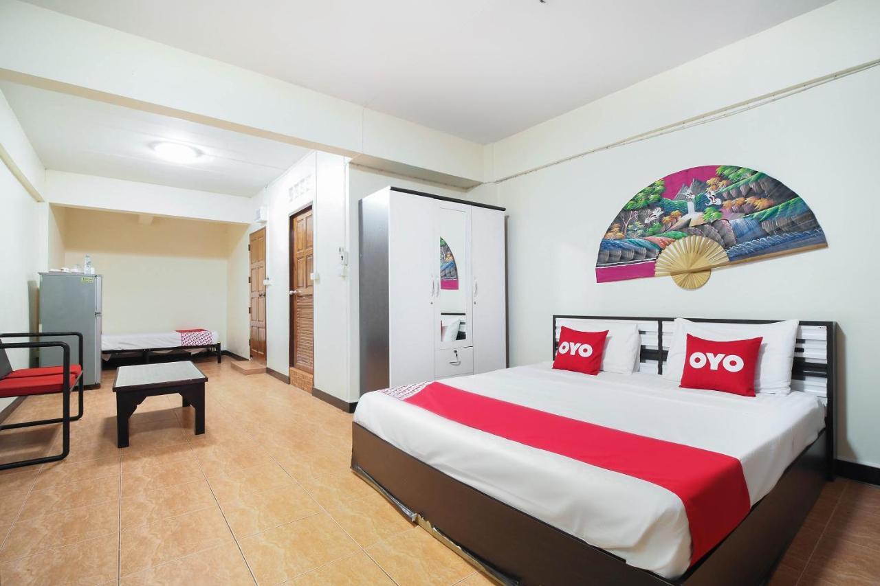 Oyo 963 Sunshine Guesthouse Паттая Екстер'єр фото
