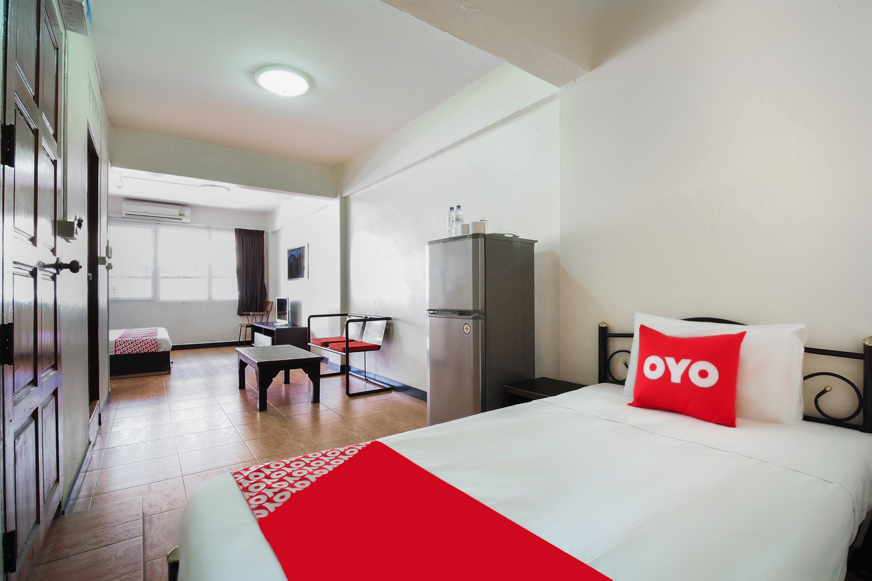 Oyo 963 Sunshine Guesthouse Паттая Екстер'єр фото